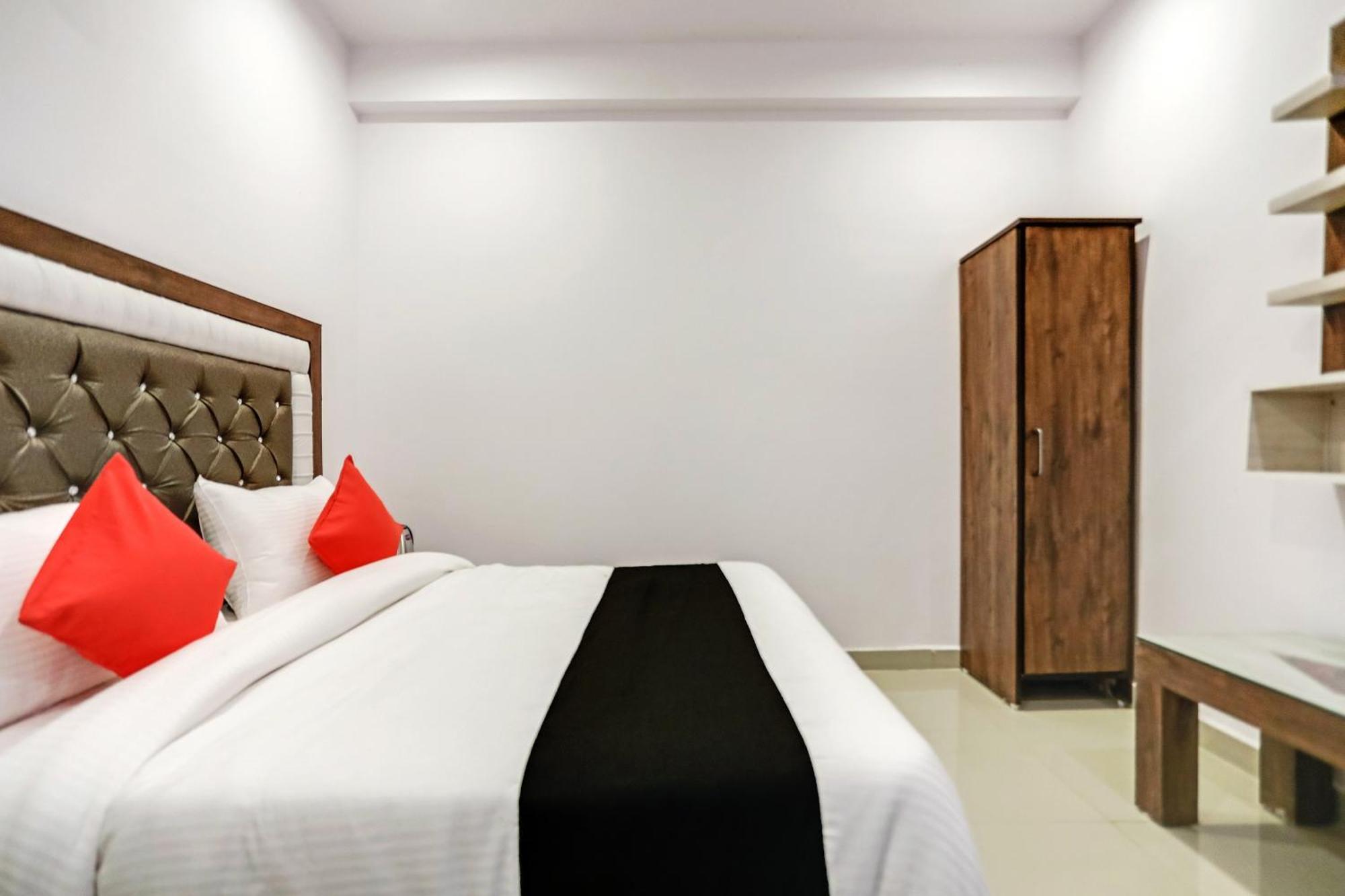 Hotel O Golden Stone ガーズィヤーバード エクステリア 写真